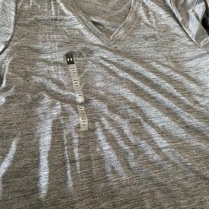 Women’s under armor tee